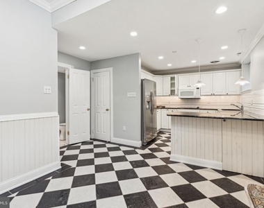 2028 Arch Street - Photo Thumbnail 7
