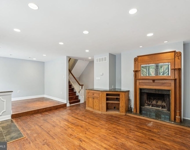 2028 Arch Street - Photo Thumbnail 3