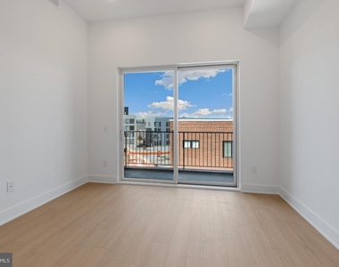 1731 Tilghman Street - Photo Thumbnail 8