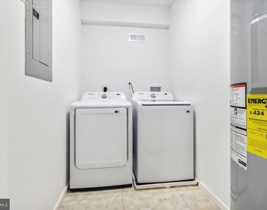 1515 W Stiles Street - Photo Thumbnail 13