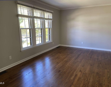 432 Cedar Hill Lane - Photo Thumbnail 6