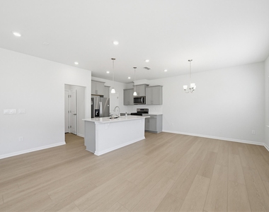 2109 Sun Vibes Way - Photo Thumbnail 9