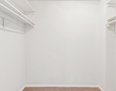 2101 Chestnut Street - Photo Thumbnail 12