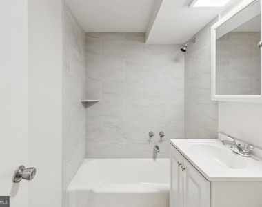 2101 Chestnut Street - Photo Thumbnail 16
