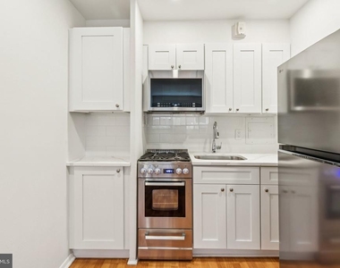 2101 Chestnut Street - Photo Thumbnail 6