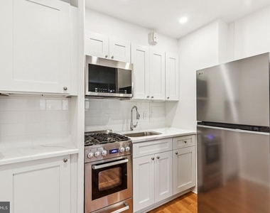 2101 Chestnut Street - Photo Thumbnail 7