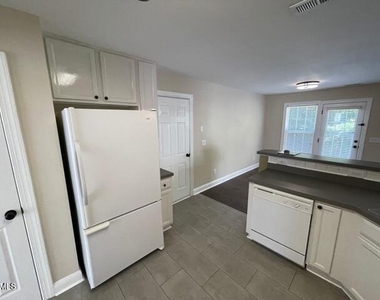 433 Holly Thorn Trace - Photo Thumbnail 9