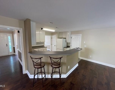 433 Holly Thorn Trace - Photo Thumbnail 6