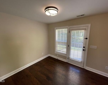 433 Holly Thorn Trace - Photo Thumbnail 7