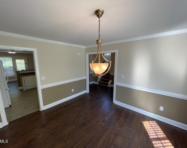 433 Holly Thorn Trace - Photo Thumbnail 4