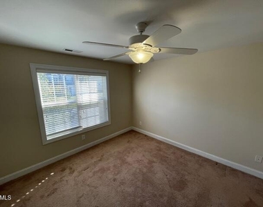433 Holly Thorn Trace - Photo Thumbnail 18