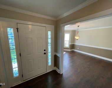 433 Holly Thorn Trace - Photo Thumbnail 1