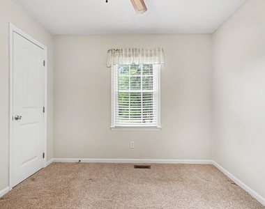7313 Jacqueline Lane - Photo Thumbnail 14