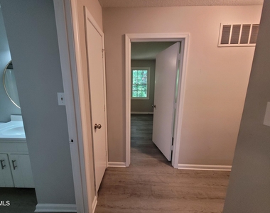920 Jason Court - Photo Thumbnail 18