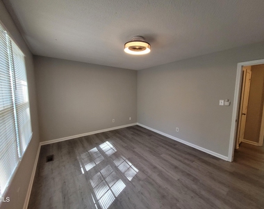 920 Jason Court - Photo Thumbnail 11