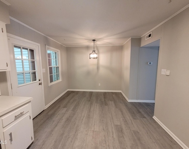 920 Jason Court - Photo Thumbnail 6