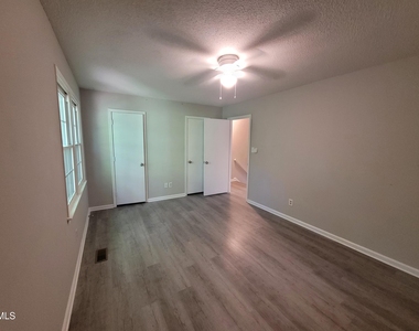 920 Jason Court - Photo Thumbnail 22