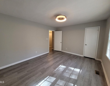 920 Jason Court - Photo Thumbnail 13