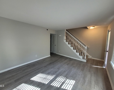 920 Jason Court - Photo Thumbnail 2
