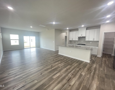 127 Tourmaline Hill Drive - Photo Thumbnail 6