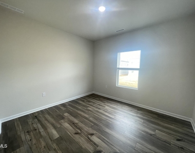 127 Tourmaline Hill Drive - Photo Thumbnail 8