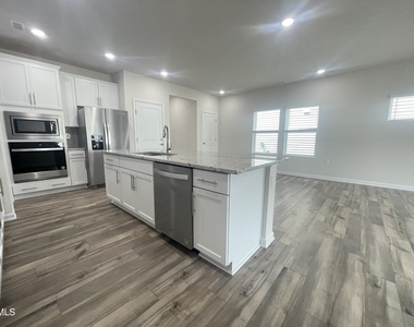 127 Tourmaline Hill Drive - Photo Thumbnail 7
