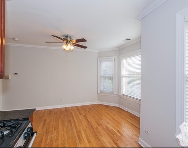 628-30 W Roscoe St - Photo Thumbnail 5