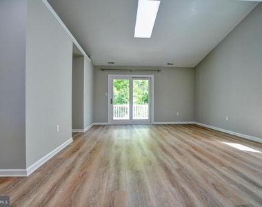 1732 Rosewood Court - Photo Thumbnail 10