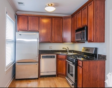 628-30 W Roscoe St - Photo Thumbnail 3