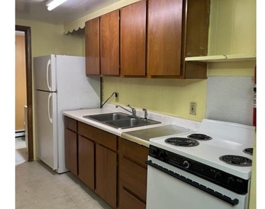 129 E High Street - Photo Thumbnail 10