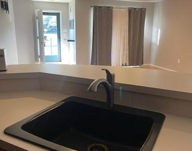 2205 Foxmeadow Drive - Photo Thumbnail 9