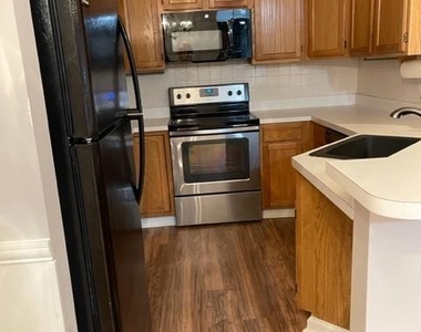 2205 Foxmeadow Drive - Photo Thumbnail 6