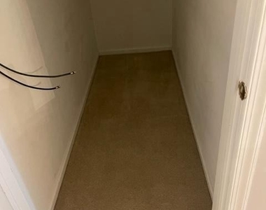 2205 Foxmeadow Drive - Photo Thumbnail 10