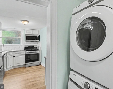 308 Walnut Street - Photo Thumbnail 5