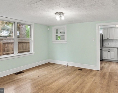 308 Walnut Street - Photo Thumbnail 9