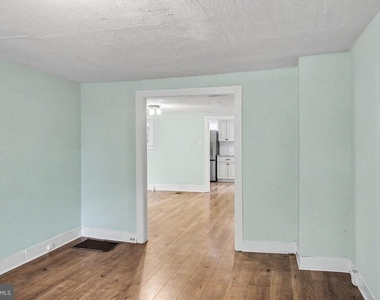 308 Walnut Street - Photo Thumbnail 8