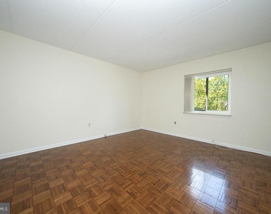 260 W Montgomery Avenue - Photo Thumbnail 18