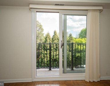 260 W Montgomery Avenue - Photo Thumbnail 10
