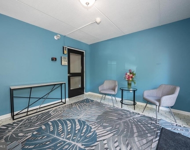 260 W Montgomery Avenue - Photo Thumbnail 3