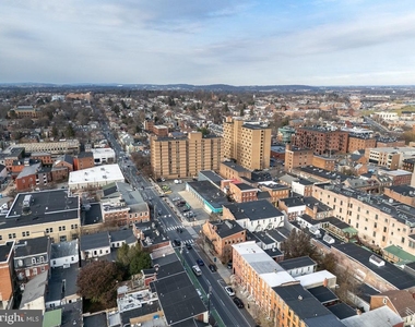 11 E Walnut Street - Photo Thumbnail 22
