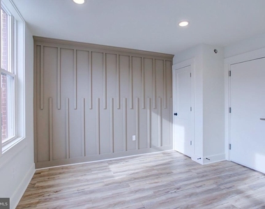 11 E Walnut Street - Photo Thumbnail 3