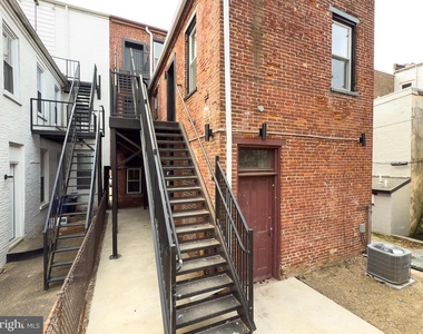 11 E Walnut Street - Photo Thumbnail 19