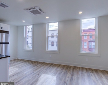 11 E Walnut Street - Photo Thumbnail 2