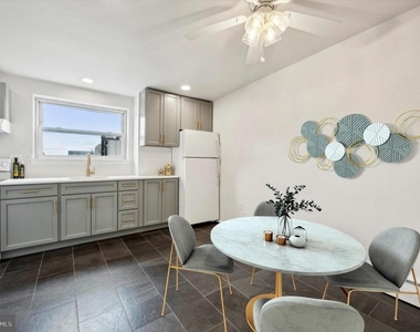 717 W Macdade Boulevard - Photo Thumbnail 1