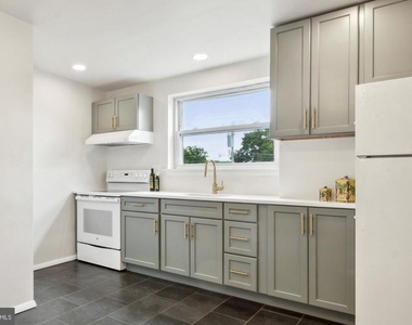 717 W Macdade Boulevard - Photo Thumbnail 2
