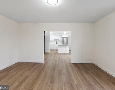 1118 Brown Street - Photo Thumbnail 4