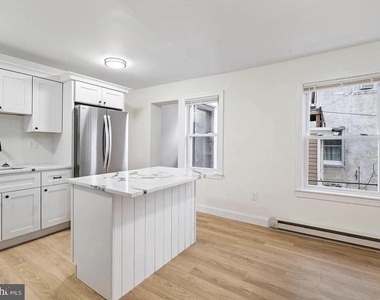 1118 Brown Street - Photo Thumbnail 15