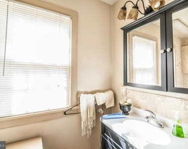 428 N Church Street - Photo Thumbnail 4
