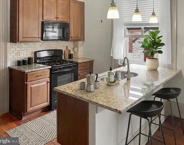 428 N Church Street - Photo Thumbnail 1