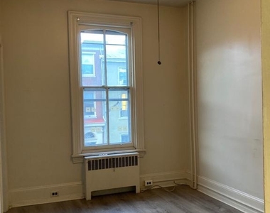 206 W Gay Street - Photo Thumbnail 4